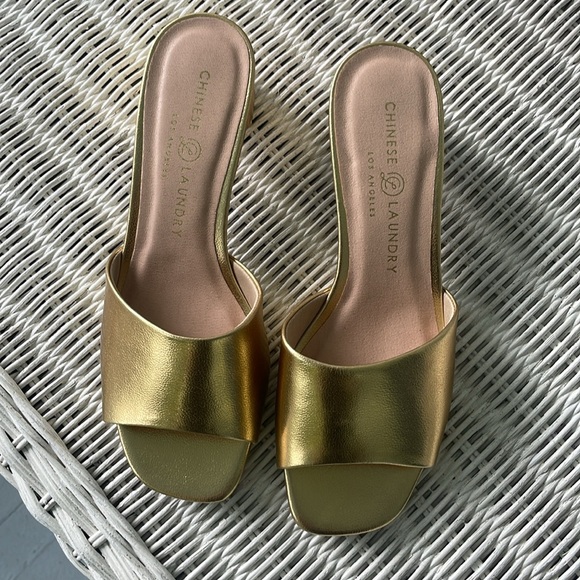 New Chinese Laundry Lana Gold Block Heel Sandals Slides size 7.5 - Picture 3 of 12